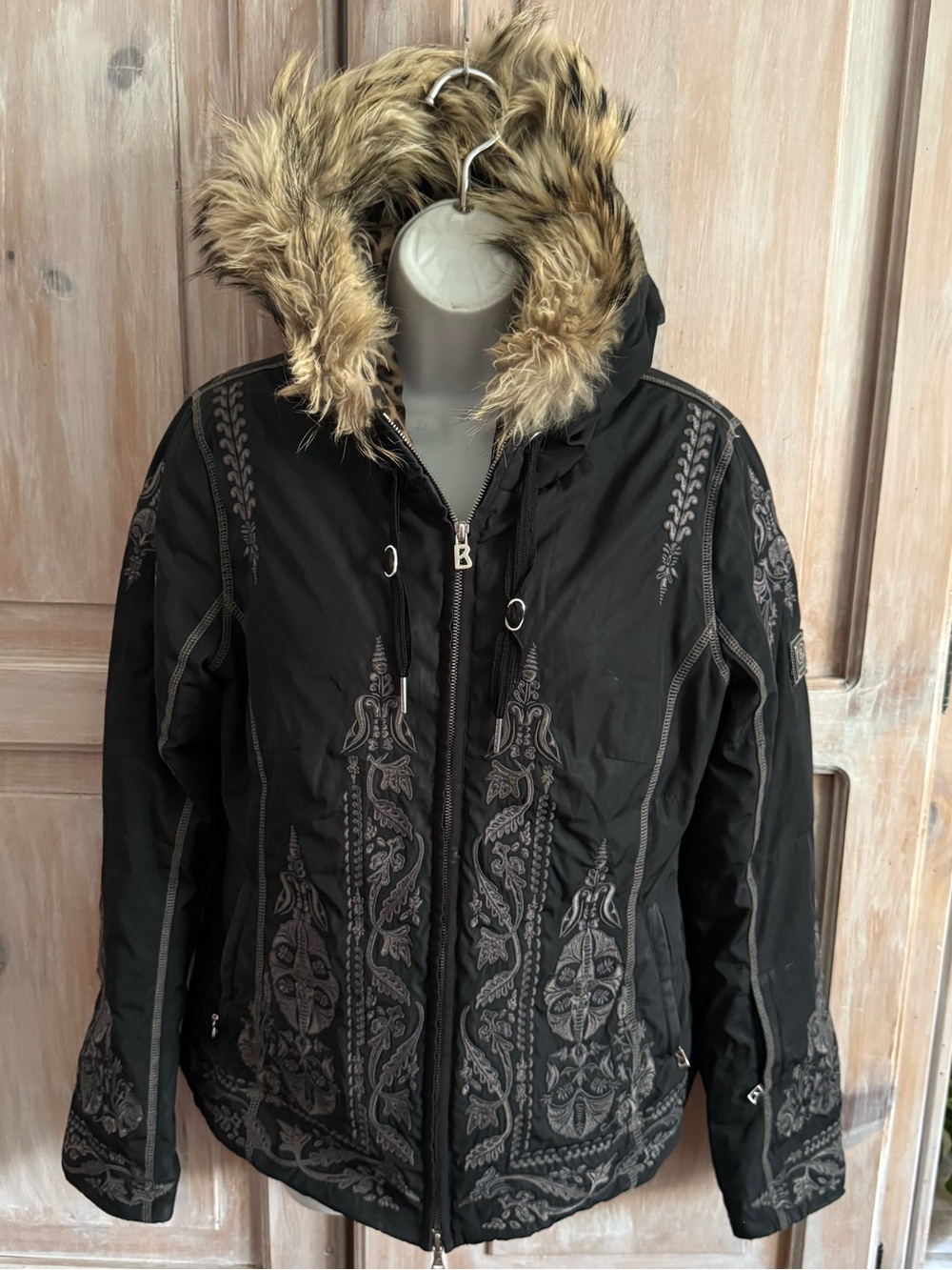 Bogner Hooded Down Filled Winter Ski Snowboarding Jacket Faux Fur Trim 8